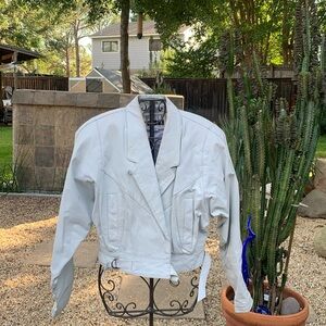 Beautiful vintage  crop white leather jacket